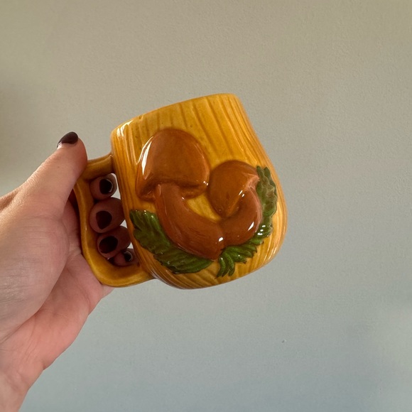 Vintage Mushroom Ceramic Mugs - Picture 2 of 5